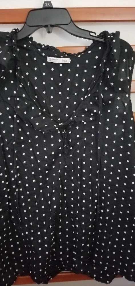 Black and white polka dot old navy top XXL